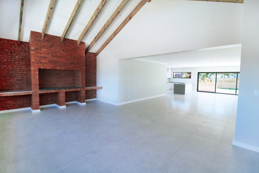 3 Bedroom Property for Sale in Wavecrest Eastern Cape